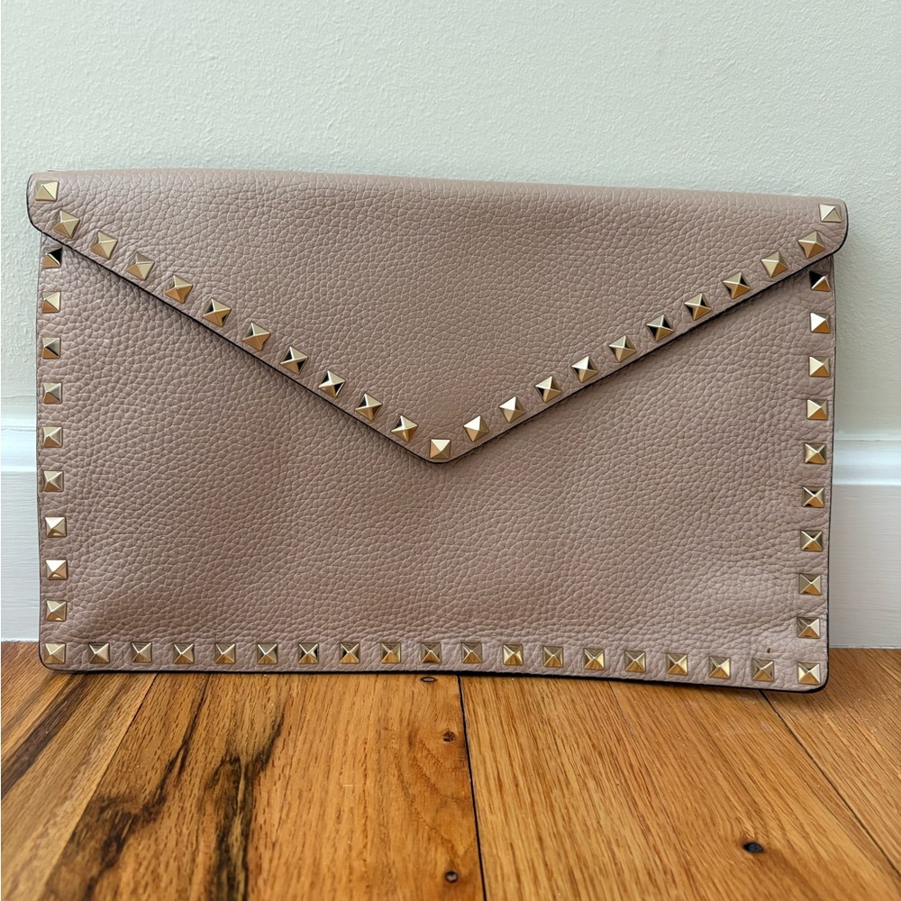 AUTHENTIC VALENTINO GARAVANI Rockstud Grainy Calfskin Envelope Pouch